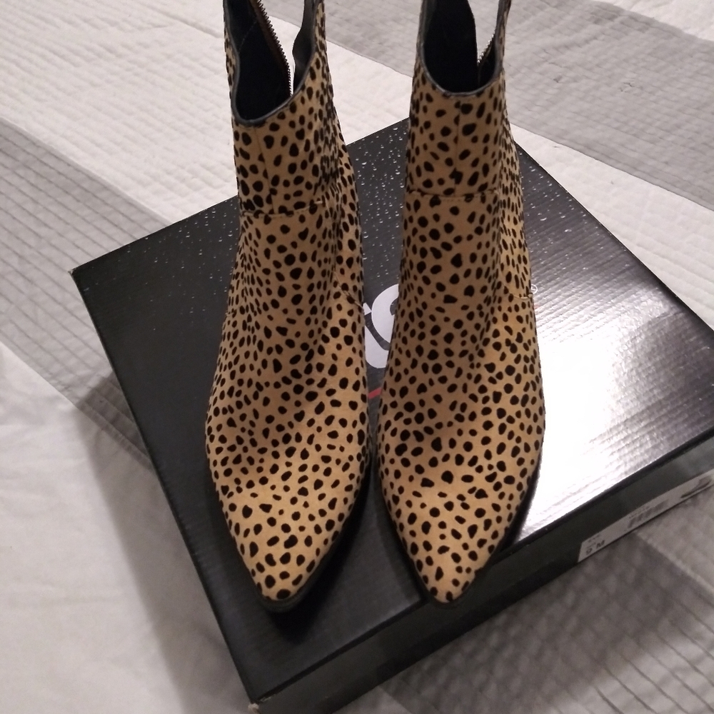 Cheetah Ankle Boot - Picture 3 of 4